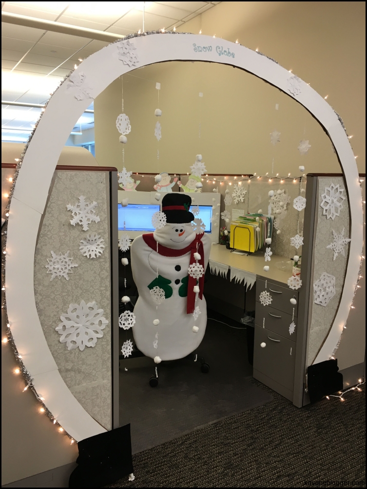 decorate your cubicle at work for christmas