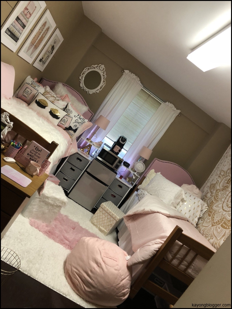 Blushing Heaven: Cozy Pink College Dorm Inspo